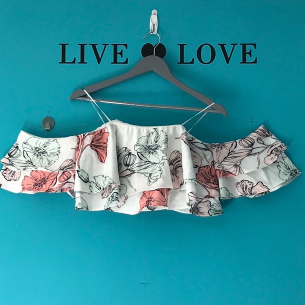 Off the shoulder floral polyester crop top